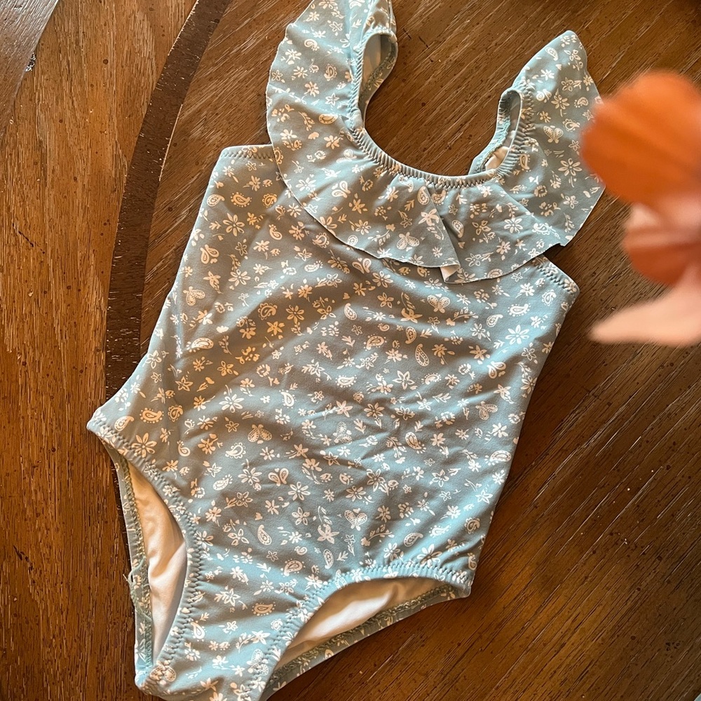 Little girls swimsuit
